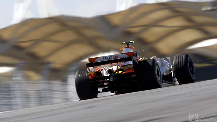 Nelson Piquet finishes 11th at Malaysia 2008