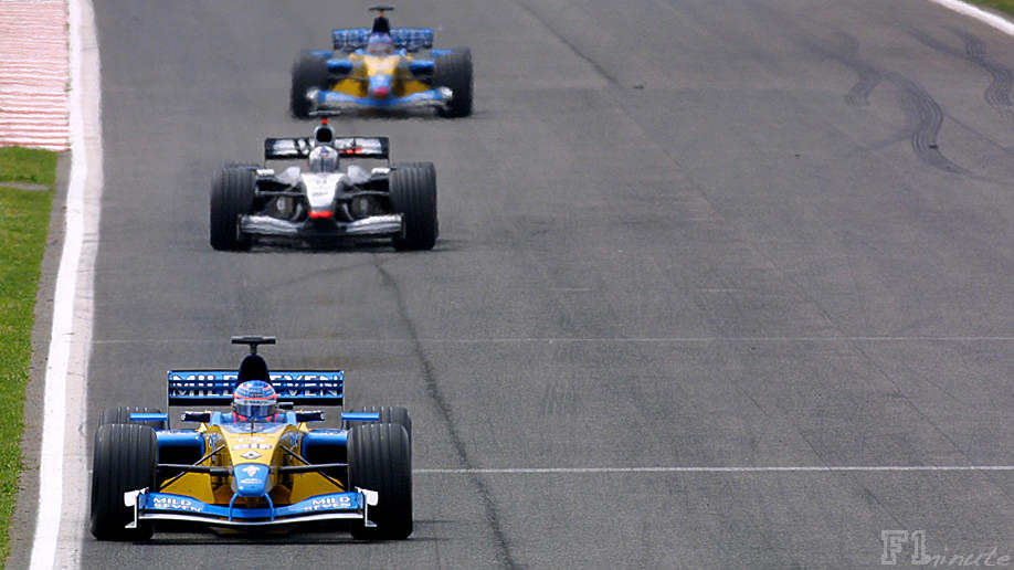 Jenson Button leads the Spanish Grand Prix for Renault in 2002