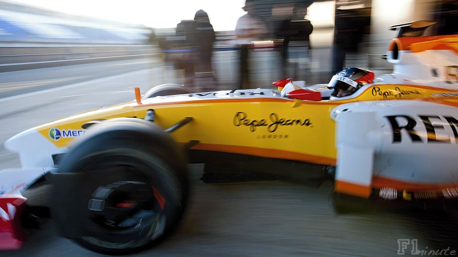 Bertrand Baguette tests the Renault in Jerez