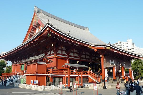 The Senso-joi Temple creates a striking image
