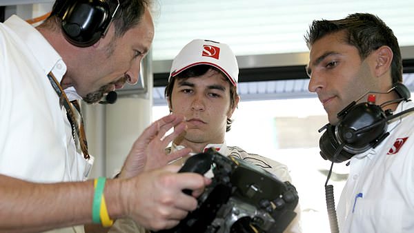 Pérez gets to grips with F1.