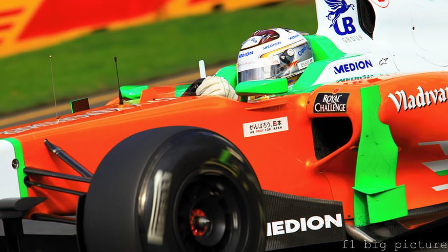 Adrian Sutil gains five places in the first race, starts the season well