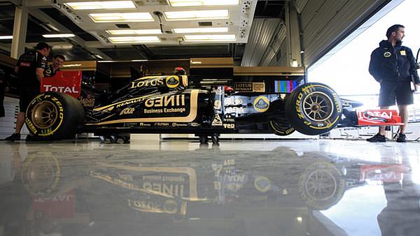 Renault make the most of the new garages at Silverstone