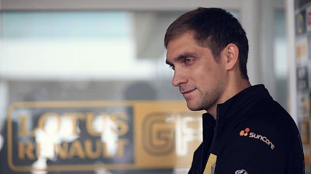 Vitaly Petrov hits out, and backtracks, at poor Renault performance