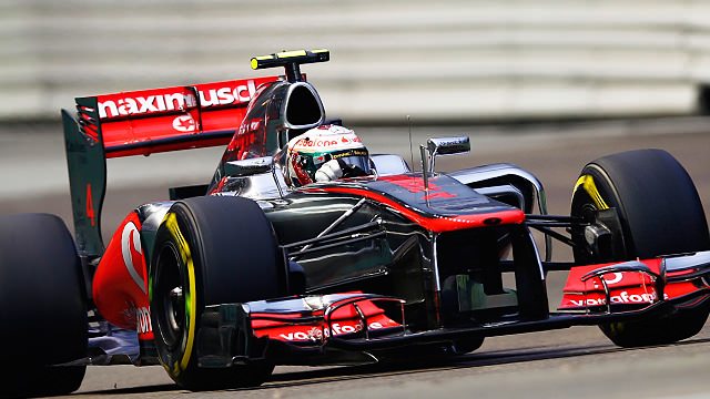 Hamilton and Maldonado make front row for Singapore GP