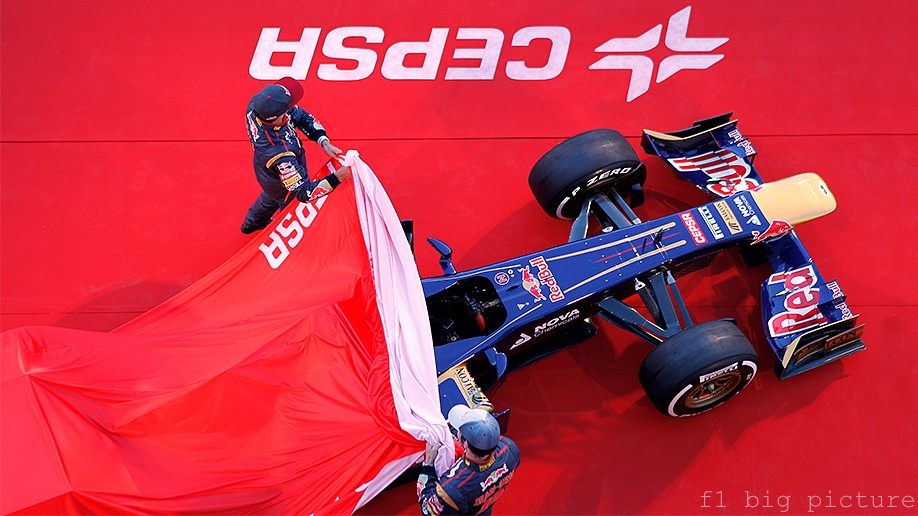Toro Rosso launch the STR8 in Jerez