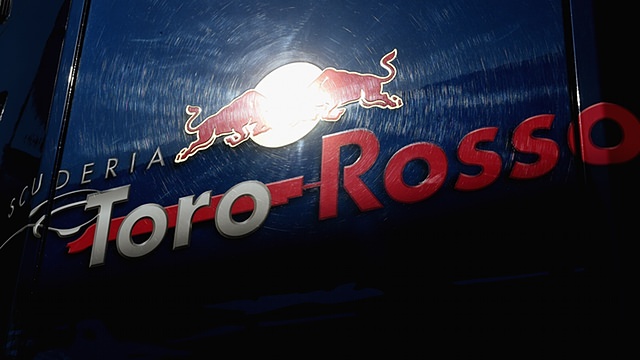 Toro Rosso sign Max Verstappen for 2015 season