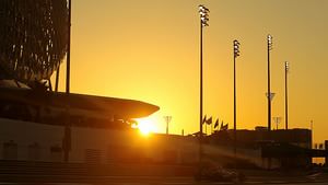 The sun goes down on F1 qualifying