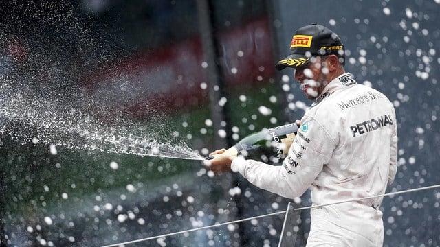 Hamilton wins Austrian Grand Prix after tussle with Rosberg