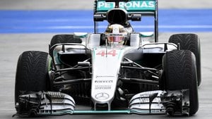 Rosberg moves ahead as Hamilton hits a wall