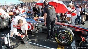 Lewis Hamilton prepares for a difficult Australian GP
