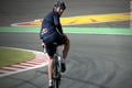 Mark Webber breaks his leg after Tasmanian Challenge bike crash
