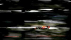 Verstappen closes the gap to Mercedes