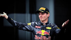 Verstappen shows how driving on extreme wets should be done