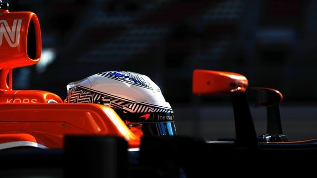McLaren get 2017 off to difficult start