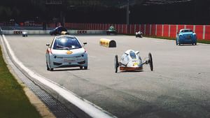 Alonso vs Kimi race eco cars