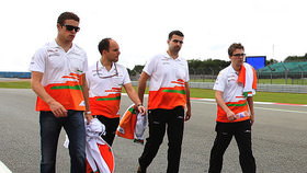 Second practice at Silverstone, and a further ninety minutes for the teams and drivers to continue working through their scheduled programmes. We know several of the teams are bringing updates to the British Grand Prix, with both Caterham and Marussia particularly outspoken about their new parts. Marussia may not be as prepared as they like after the events of the week (love to María!) but I'm sure the paddock will support them. Meanwhile, McLaren have also hinted at some massive changes incoming over the next two weekends. See what you can spot!